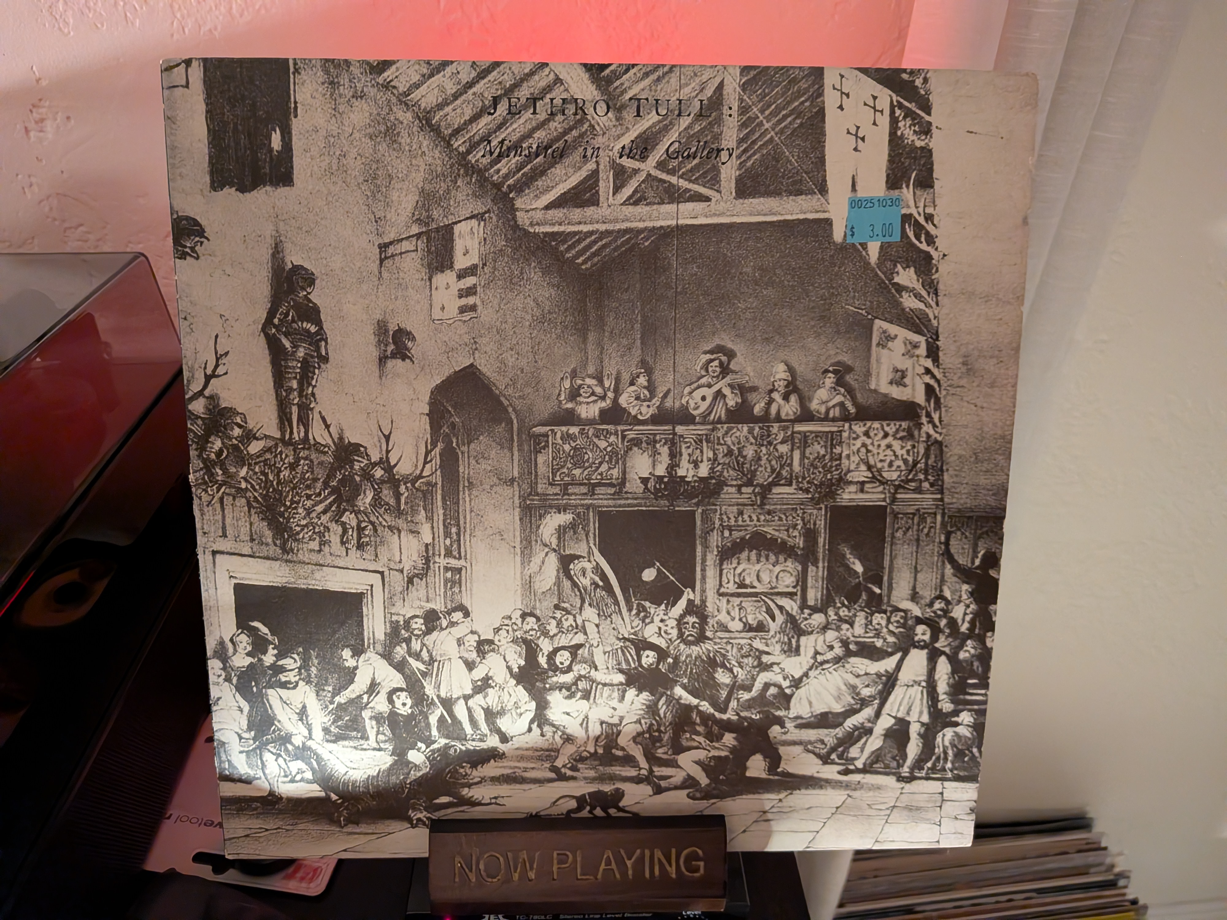 Now Playing: Jethro Tull - Minstrel In The Gallery