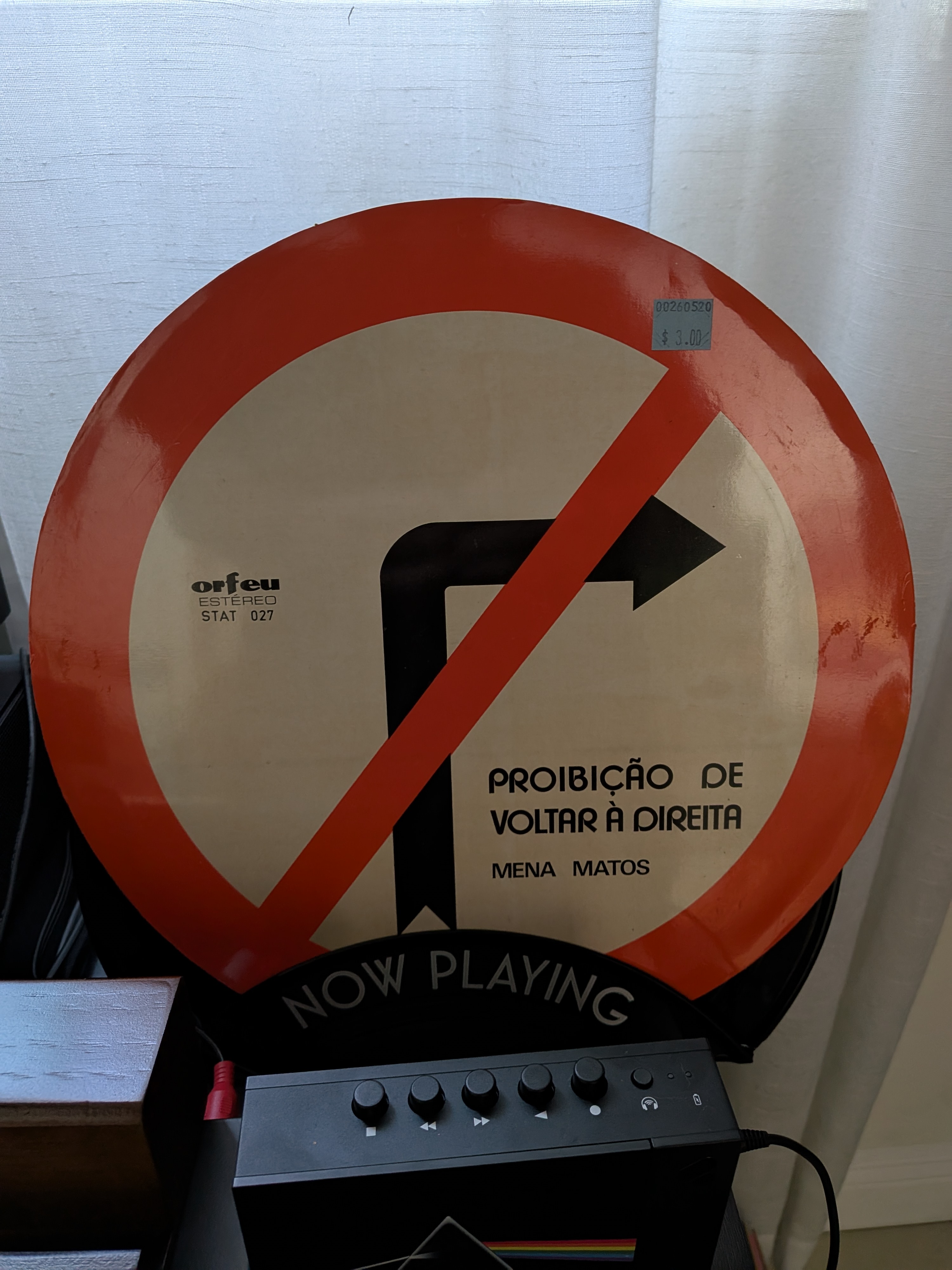 Now Playing: Mena Matos - Proibicao De Voltar A Direita