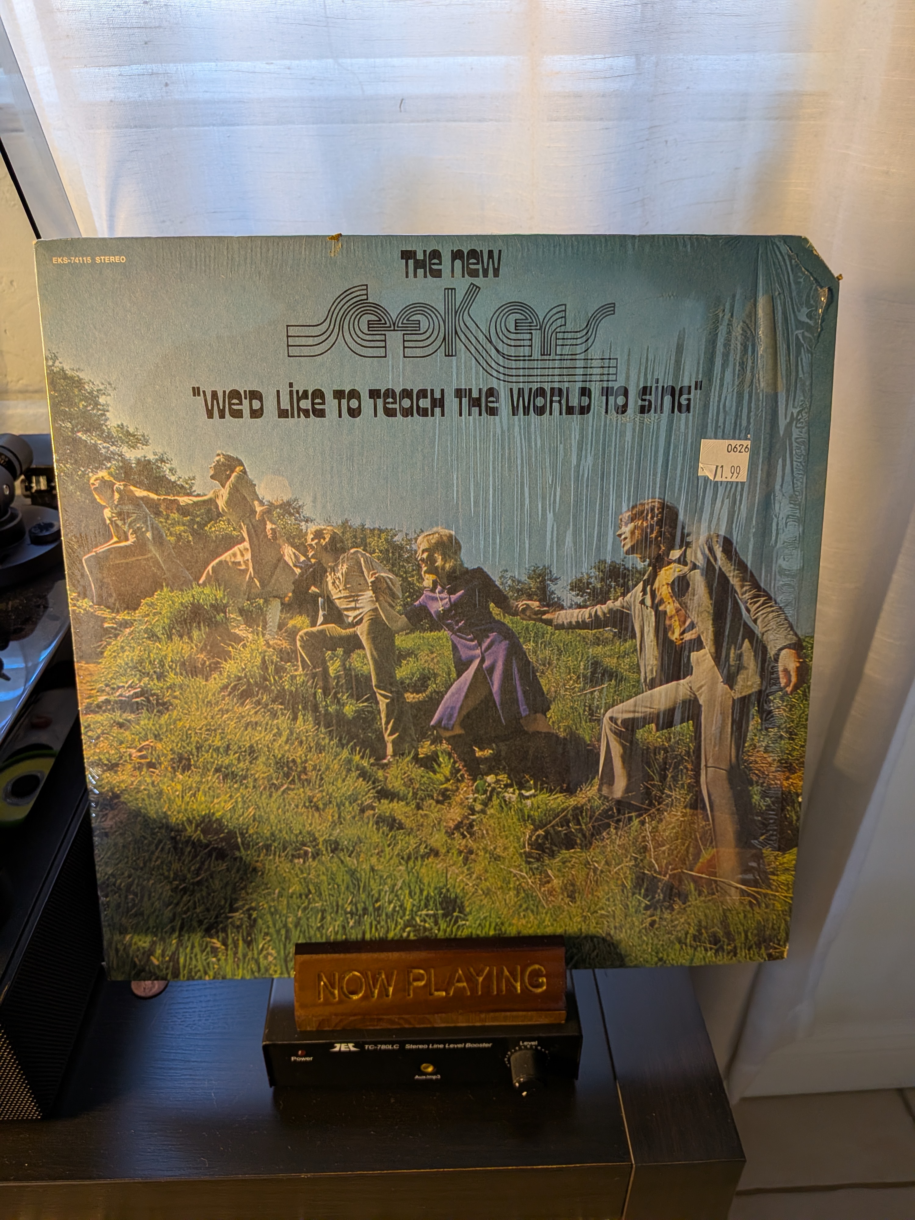 Now Playing: The New Seekers - We'd Like To Teach The World To Sing
